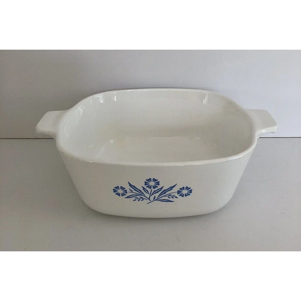 Vintage Corning Ware Cornflower Blue 1 1/2 qt. Casserole Dish P-1 1/2-B Made USA
